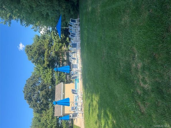 125 Larsen Drive 1, Amityville NY 11701