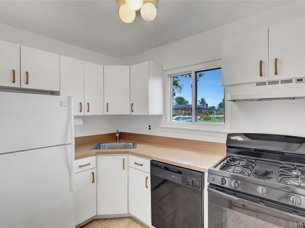 742 Deer Park Avenue 8B, North Babylon NY 11703