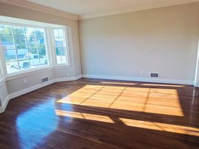 125 Burlington Avenue, Deer Park NY 11729