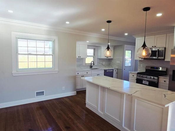 125 Burlington Avenue, Deer Park NY 11729