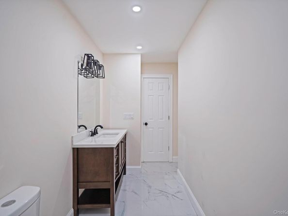 64 Chestnut Street, Coram NY 11727