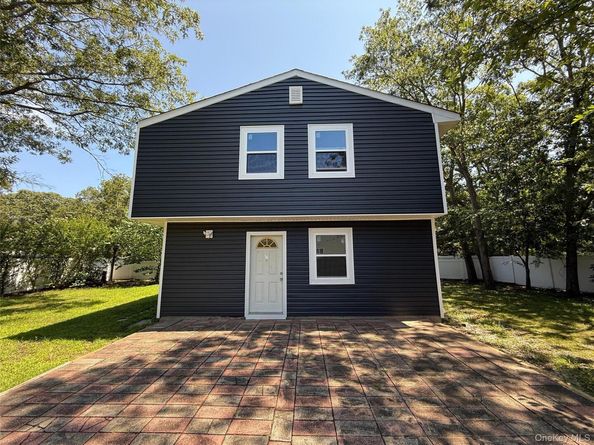 64 Chestnut Street, Coram NY 11727
