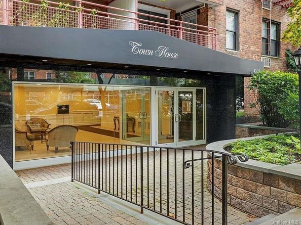 43-25 Douglaston Parkway B, Douglaston NY 11363