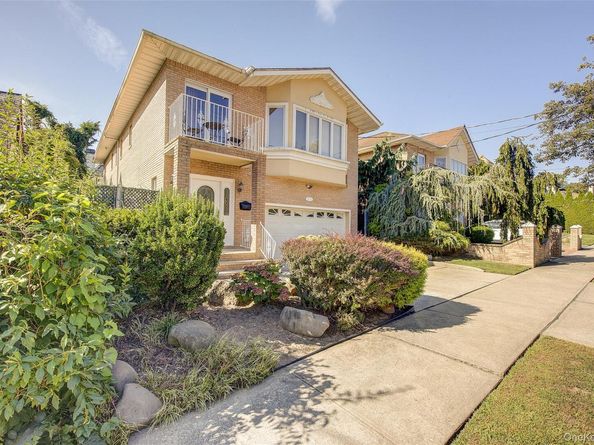 160-32 11th Avenue, Beechhurst NY 11357
