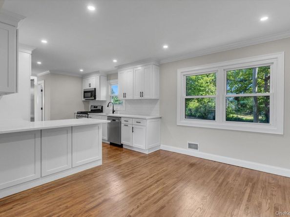 1 Spencer Way, Kings Park NY 11754