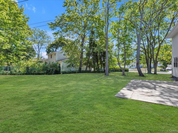 1 Spencer Way, Kings Park NY 11754