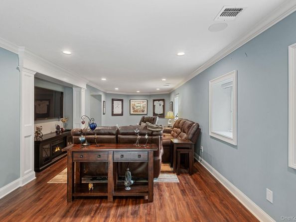 4 Dreamworks Court, Northport NY 11768