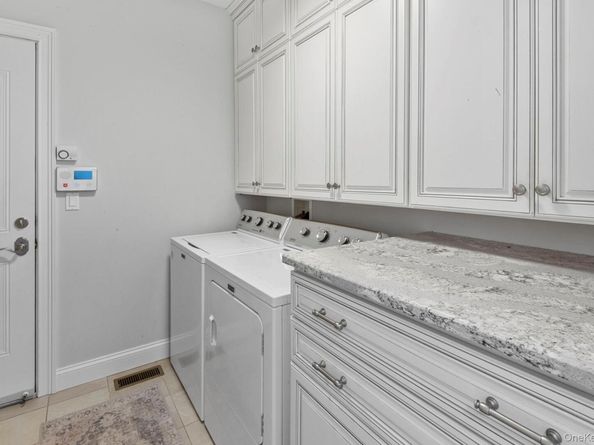 4 Dreamworks Court, Northport NY 11768