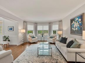 4 Dreamworks Court, Northport NY 11768