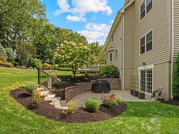4 Dreamworks Court, Northport NY 11768