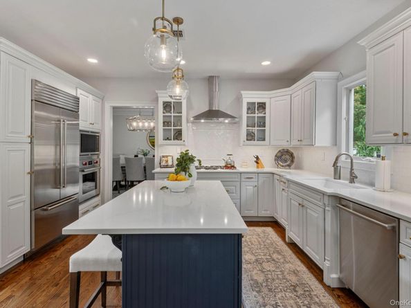 4 Dreamworks Court, Northport NY 11768