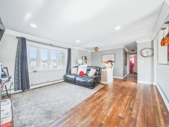 1 Ozone Place, Massapequa NY 11758