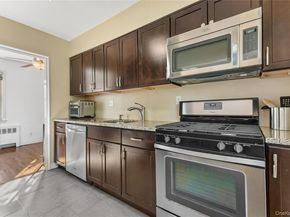 21 Fieldstone Drive 196, Hartsdale NY 10530