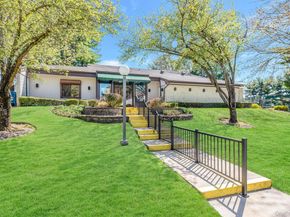 63 Richmond Boulevard 4B, Ronkonkoma NY 11779