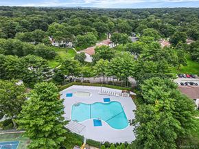 63 Richmond Boulevard 4B, Ronkonkoma NY 11779
