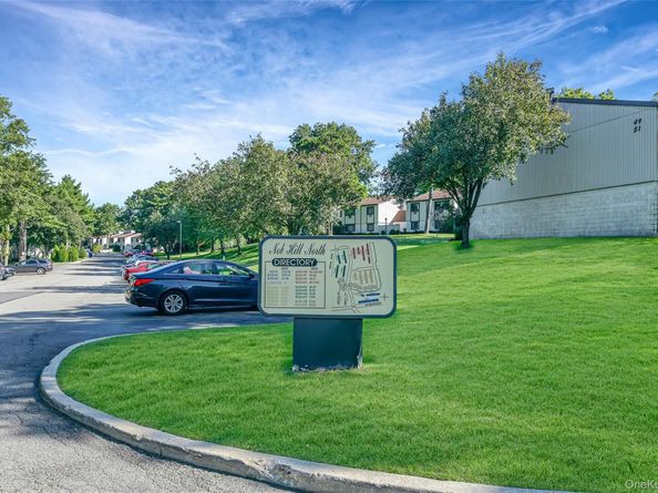 63 Richmond Boulevard 4B, Ronkonkoma NY 11779