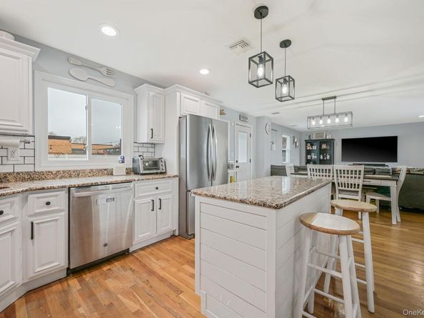 45 Feustal Street, Lindenhurst NY 11757