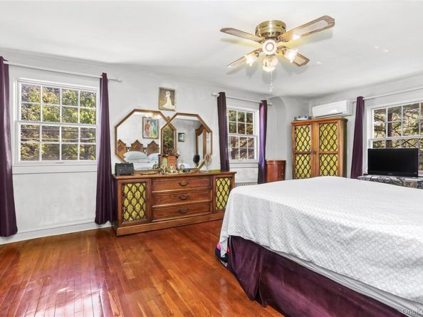 889 James Street, Pelham NY 10803