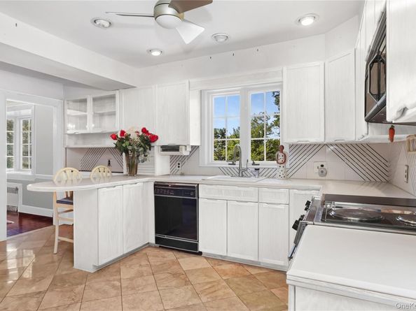 889 James Street, Pelham NY 10803