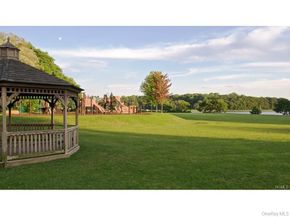 889 James Street, Pelham NY 10803