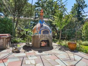 889 James Street, Pelham NY 10803