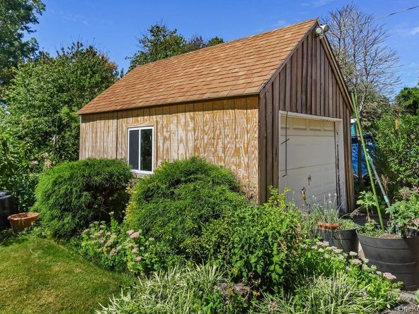 889 James Street, Pelham NY 10803