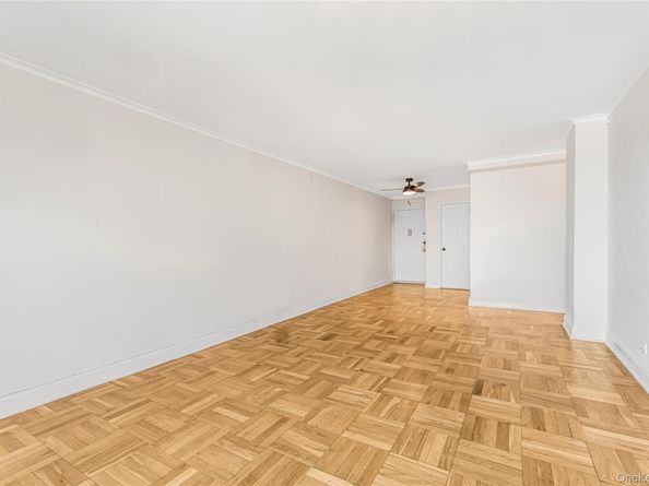 900 W 190 Street 14A, New York (Manhattan) NY 10040