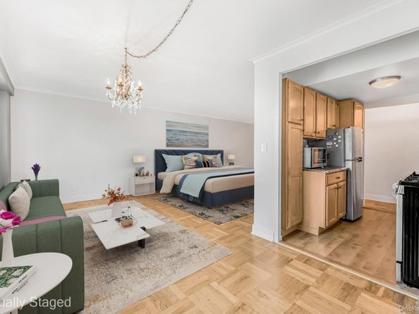 900 W 190 Street 14A, New York (Manhattan) NY 10040