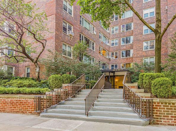 900 W 190 Street 14A, New York (Manhattan) NY 10040