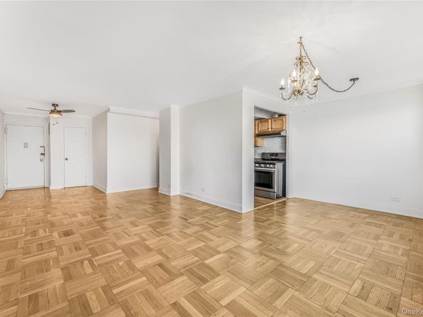 900 W 190 Street 14A, New York (Manhattan) NY 10040