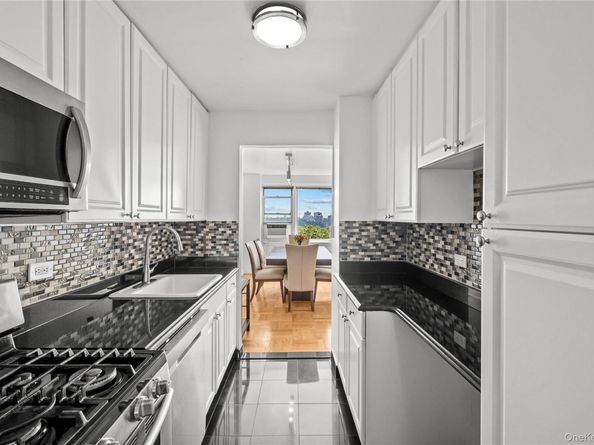 4555 Henry Hudson Parkway A908, Bronx NY 10471