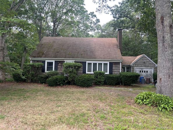 74 Oregon Avenue, Medford NY 11763