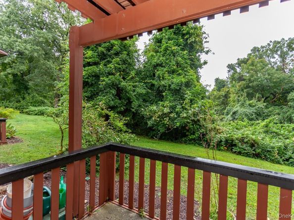 90 Coachlight Square, Montrose NY 10548