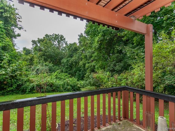 90 Coachlight Square, Montrose NY 10548