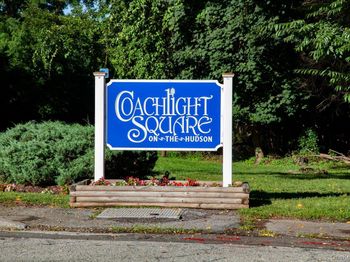 90 Coachlight Square