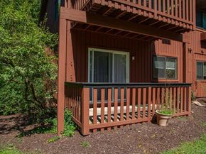 90 Coachlight Square, Montrose NY 10548
