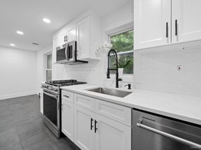 72 Oak Avenue, Riverhead NY 11901