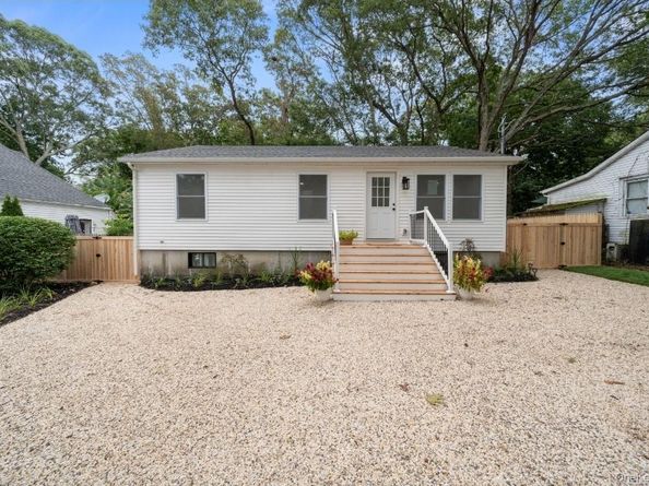 72 Oak Avenue, Riverhead NY 11901