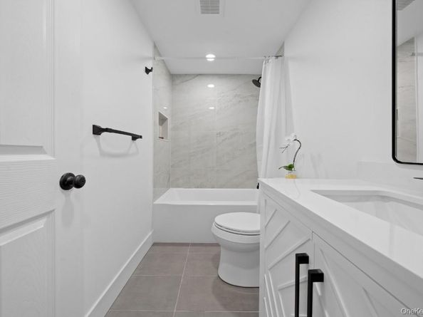 72 Oak Avenue, Riverhead NY 11901