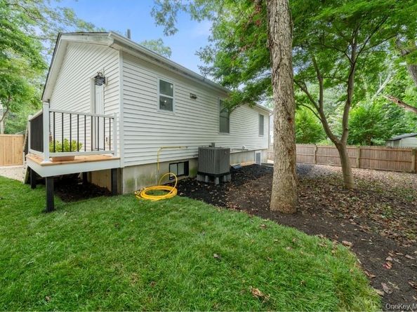 72 Oak Avenue, Riverhead NY 11901