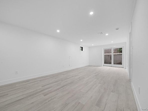 72 Oak Avenue, Riverhead NY 11901