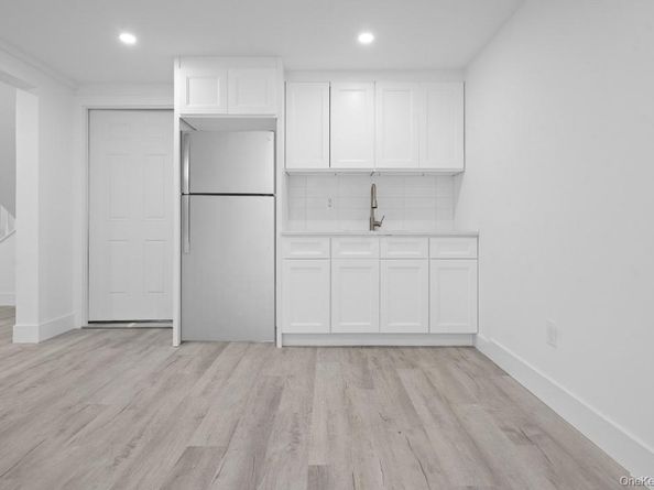 72 Oak Avenue, Riverhead NY 11901