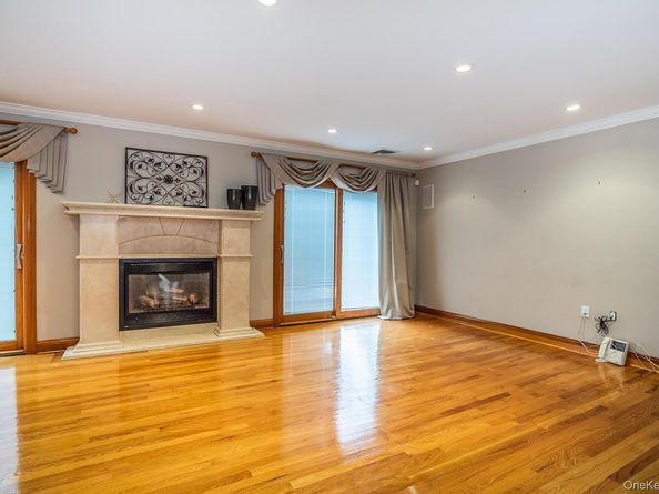 141-16 11th Avenue, Malba NY 11357