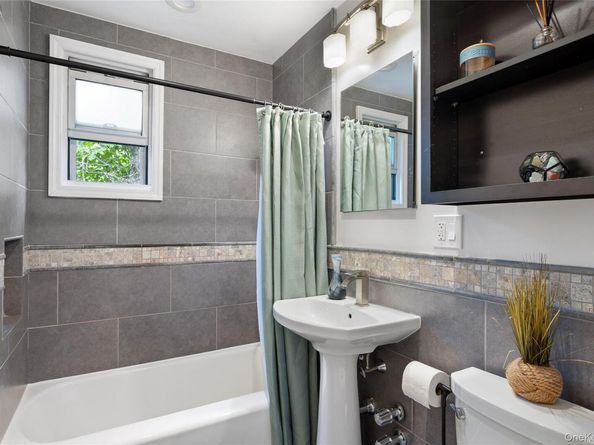 3 Bryant Crescent 2G, White Plains NY 10605