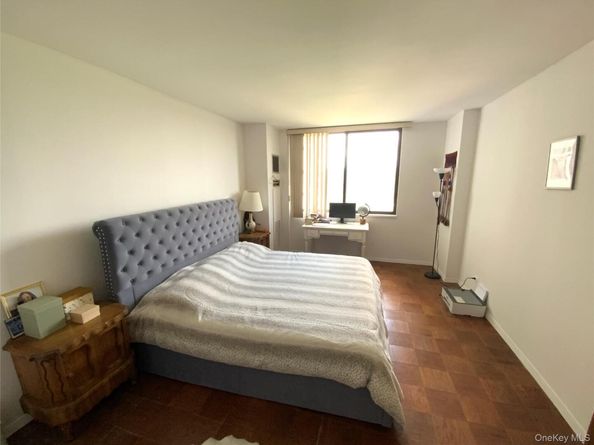 27110 Grand Central Parkway 7Y, Floral Park NY 11005