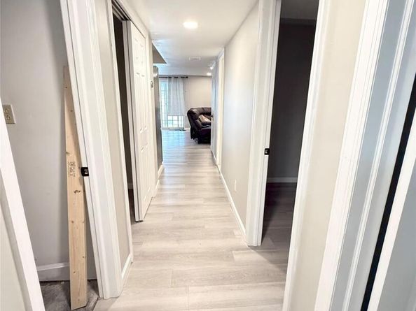 93 Summit Way 93, Syosset NY 11791