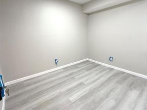 93 Summit Way 93, Syosset NY 11791
