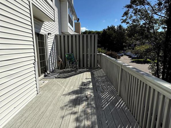 93 Summit Way 93, Syosset NY 11791