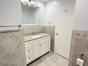 93 Summit Way 93, Syosset NY 11791