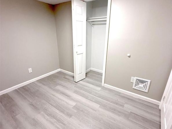 93 Summit Way 93, Syosset NY 11791
